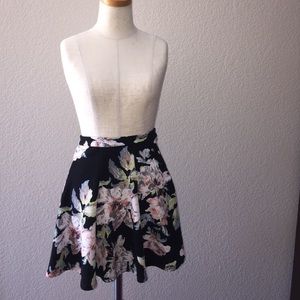Floral Lush Skirt - M